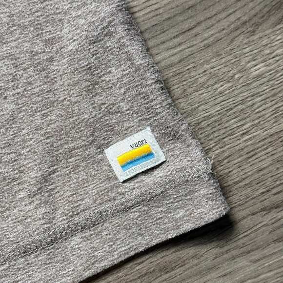 Vuori Men's Strato Tech Tee - Grey - Picture 2 of 5